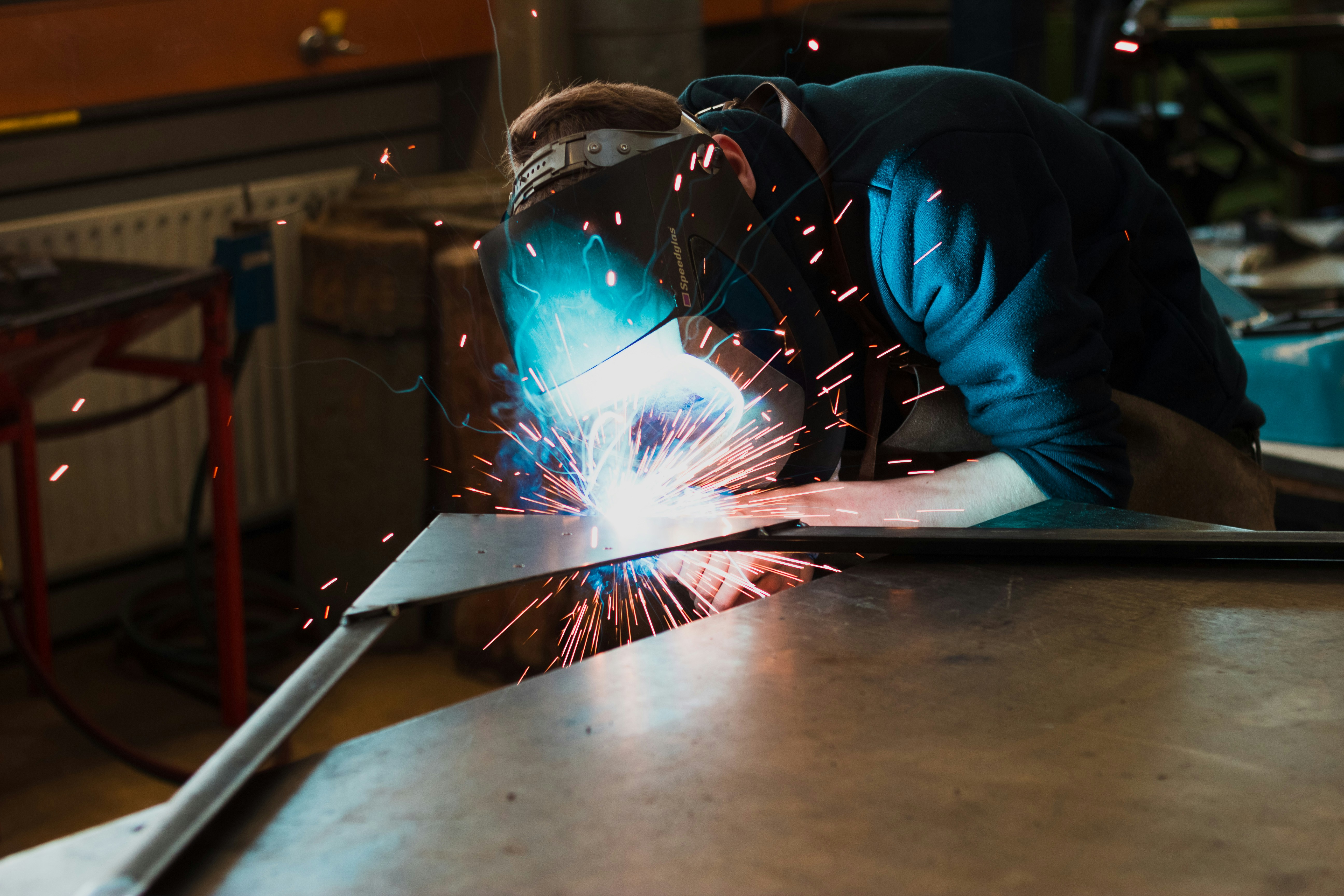 Taller de torno Melián e Hijos trabajando en un vehículo